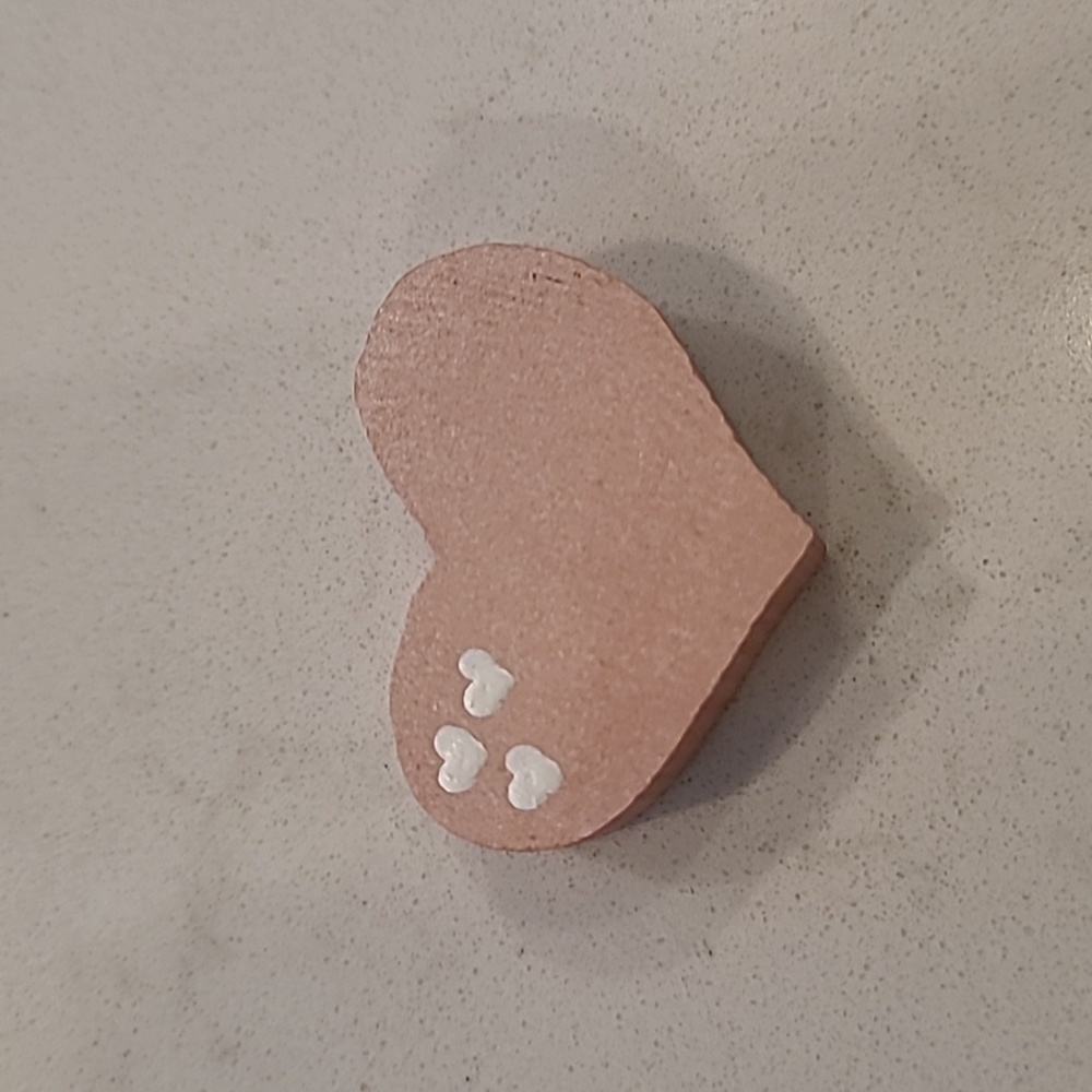FREE WITH PURCHASE Pink heart 💕